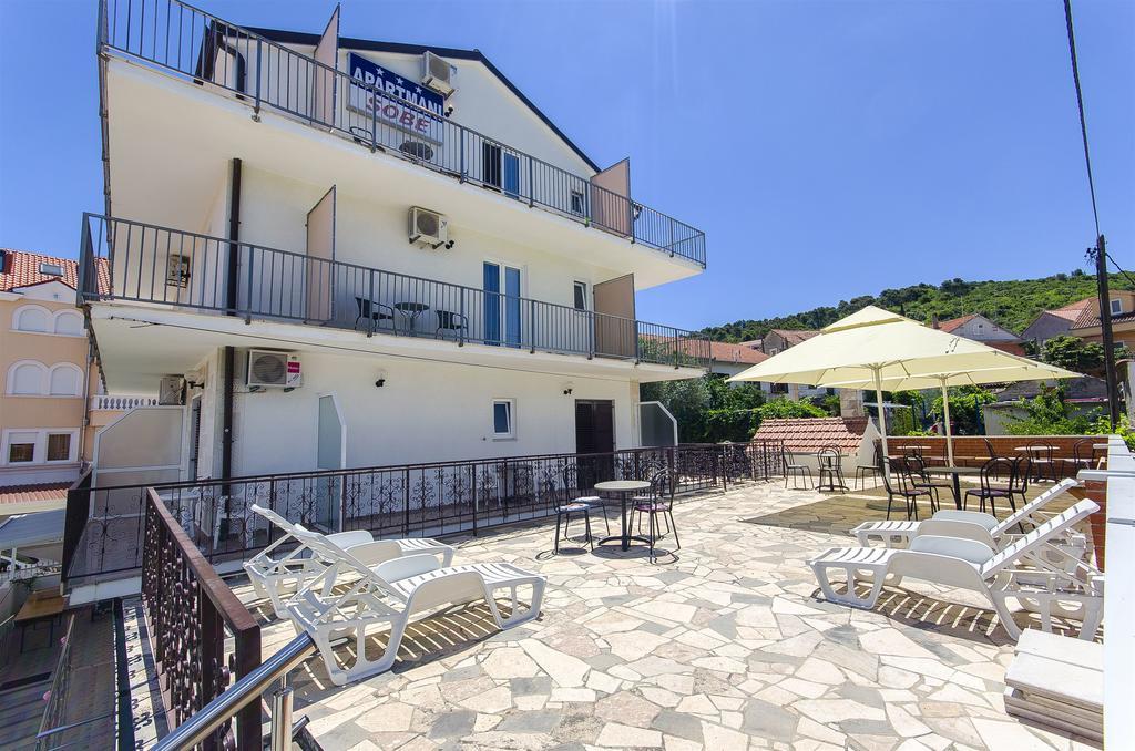 Apartments And Rooms Iva Trogir Exterior foto